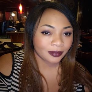 Meet your Posher, Yolande